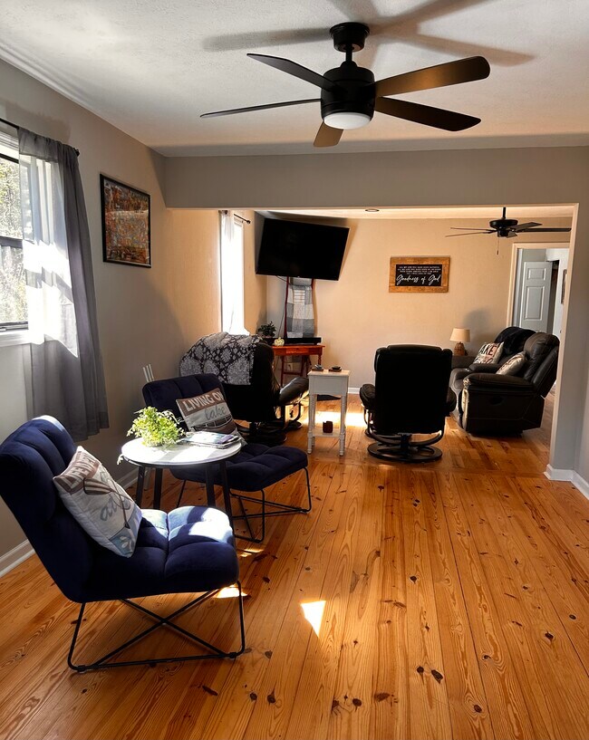 Building Photo - 348 Cozy Cove Hollow