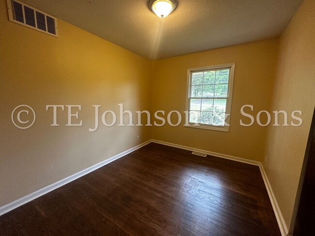 Building Photo - Spacious 3 Bedroom Home in Winston Salem