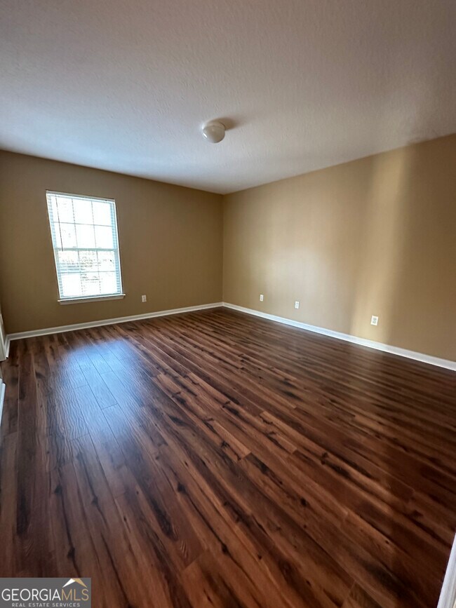 Building Photo - 22 Robins Ct