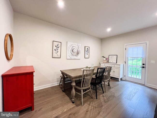 Building Photo - 4480 Commons Dr