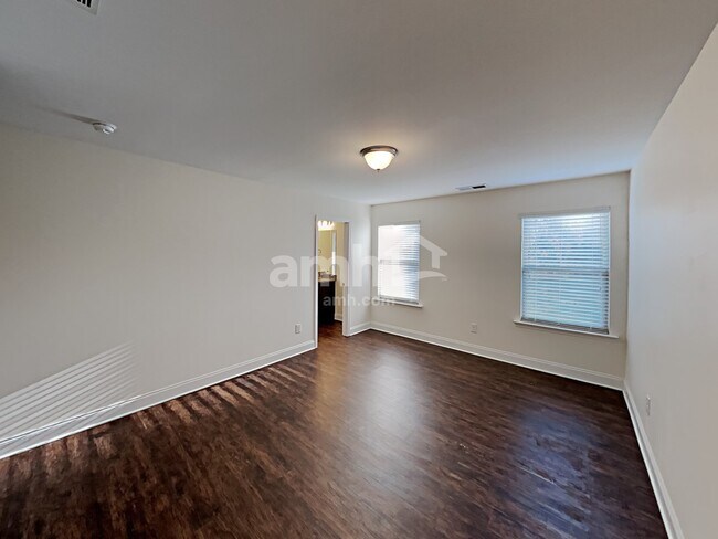 Building Photo - 2133 Leafmore Ct SE