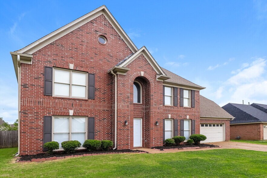 Building Photo - 5053 Winberry St