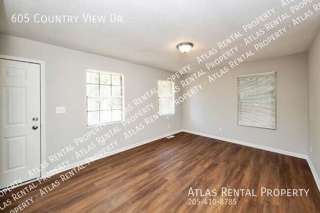 Building Photo - 605 Country View Dr NE