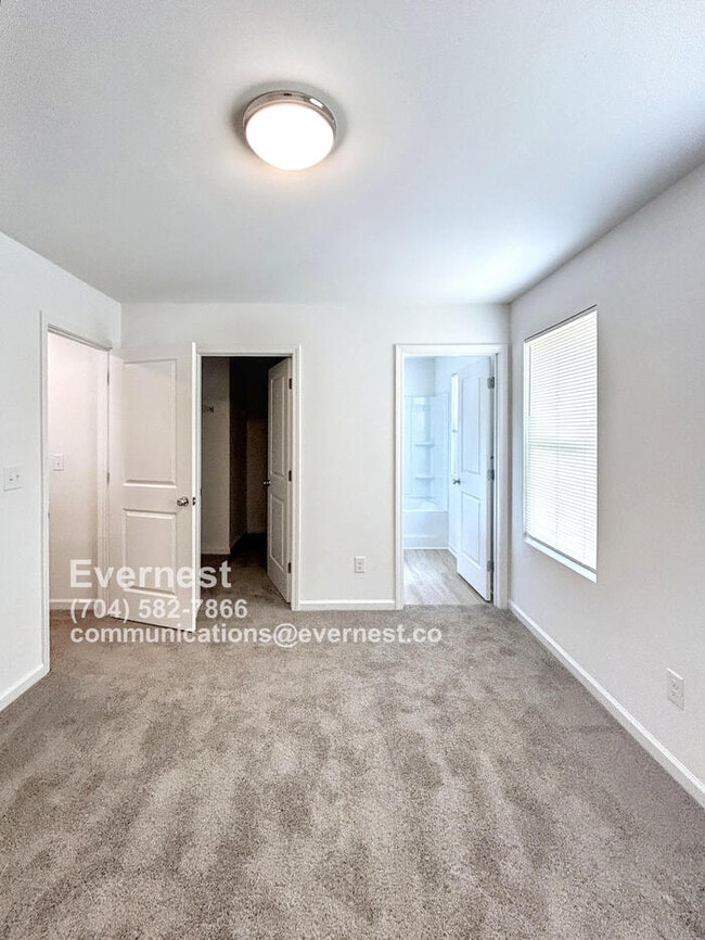 Building Photo - 607 S 10th St