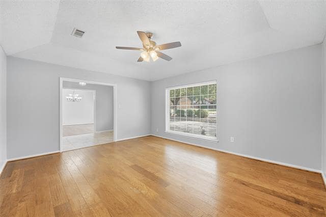 Building Photo - 6117 Lantana Ln
