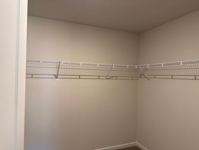 Building Photo - Lexington Townhouse - Call Lexington office for information 803-359-0793