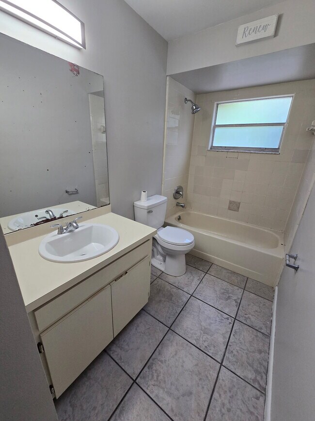 Building Photo - 2795 Lightwood St