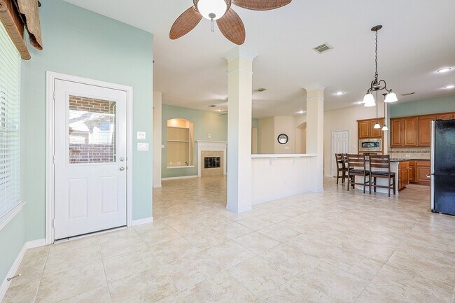 Building Photo - 6726 Hawsley Way
