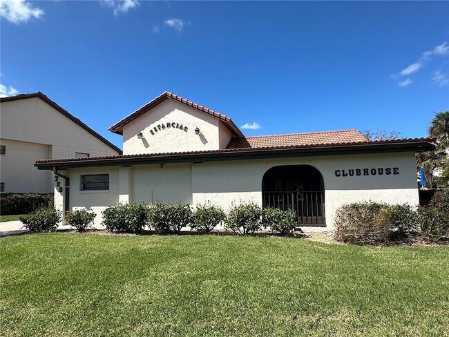 Building Photo - 760 Avenida Estancias