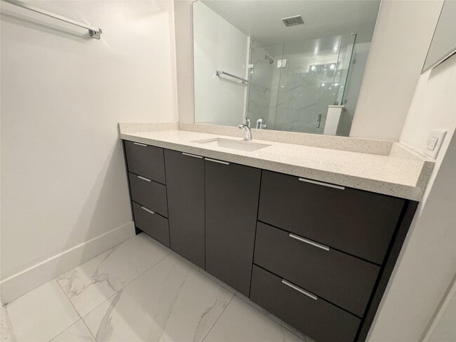 Building Photo - 6800 Cypress Rd