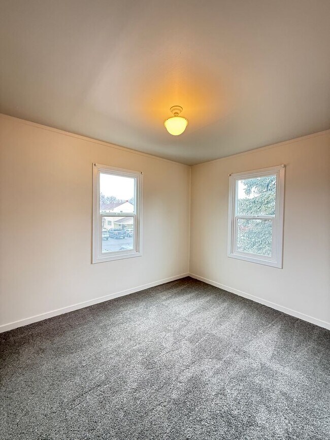 Building Photo - 1115lo