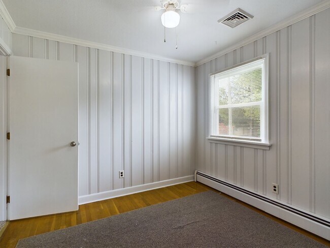 Building Photo - 3005 Putney Rd