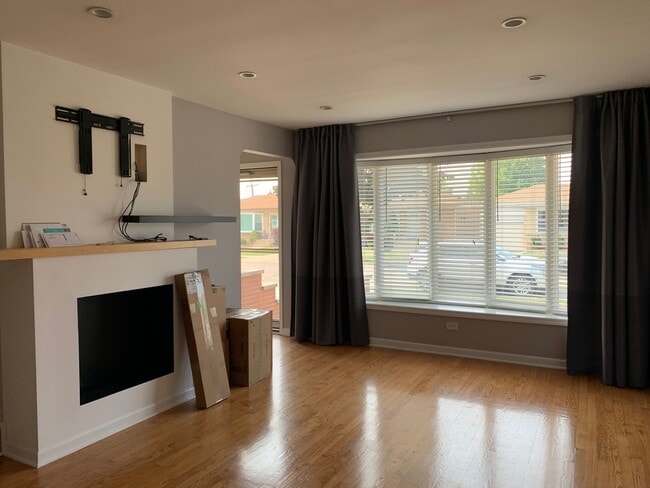 Building Photo - 7621 W Norridge St