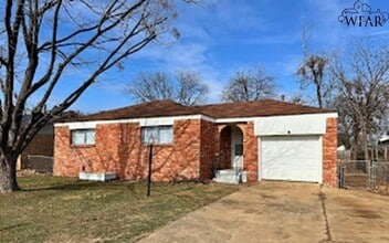 Building Photo - 2942 Boren Ave