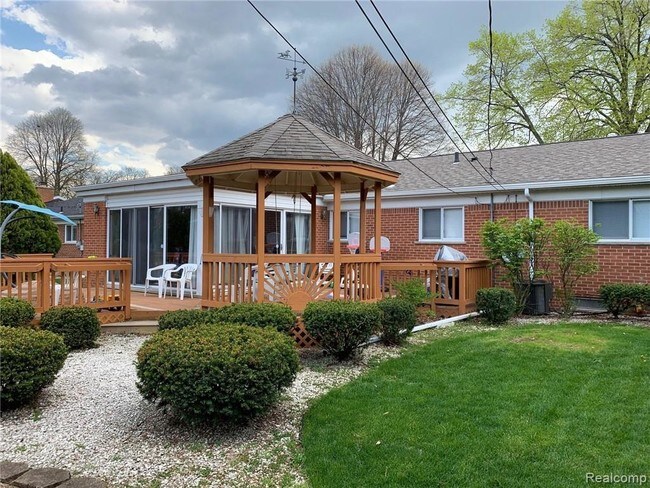 Building Photo - 35984 Scone St