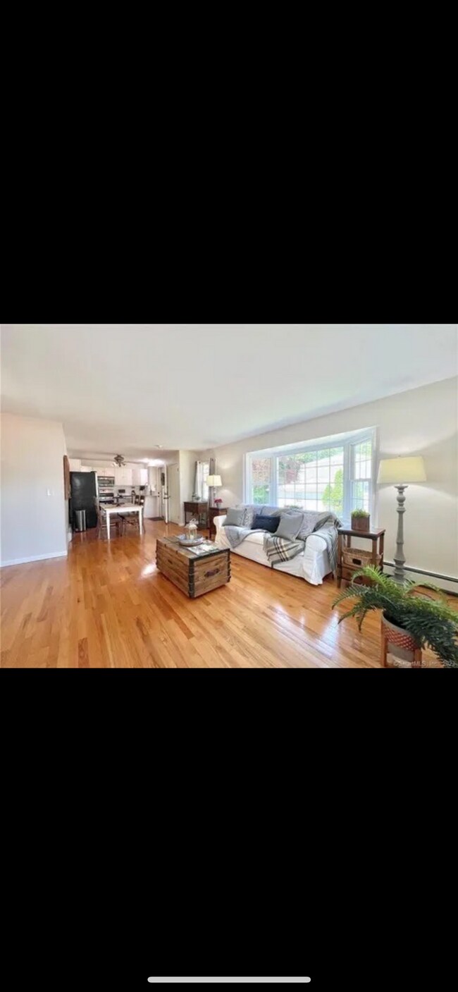 Building Photo - 68 Janet Cir