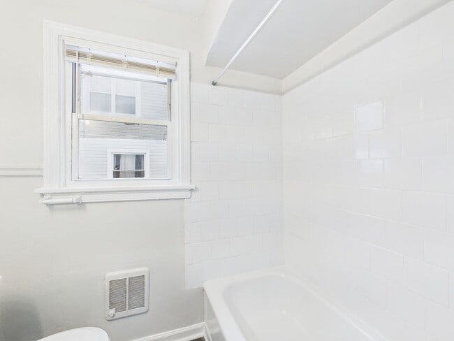 Building Photo - 602 E Brookland Park Blvd