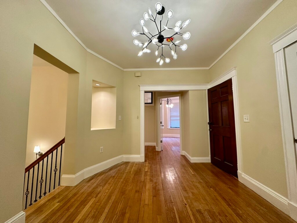 Building Photo - 184 Saint Paul St