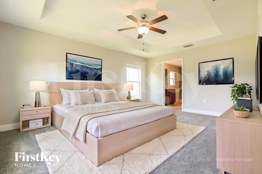 Building Photo - 282 Franca St