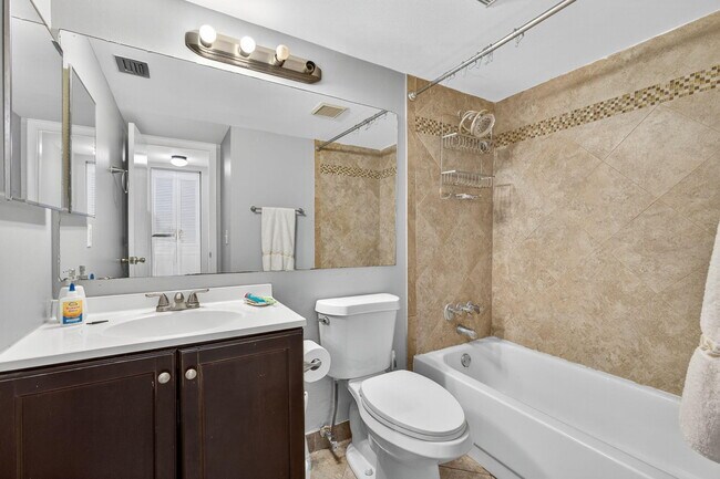 Building Photo - 514 Shady Pine Way