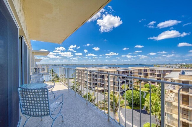 Building Photo - 3230 S Ocean Blvd