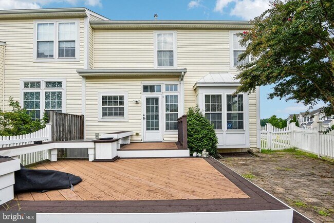 Building Photo - 1701 Hayle Dr
