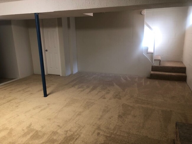 Building Photo - Mt Tabor ranch home with basement      250502