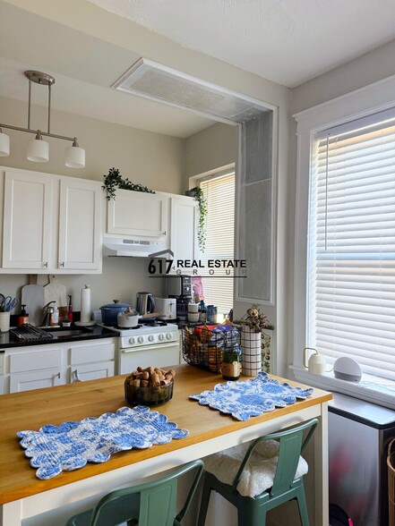 Building Photo - 1185 Commonwealth Ave