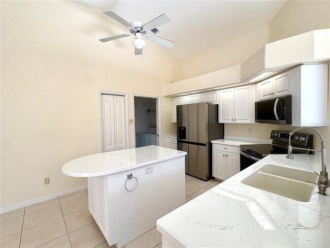 Building Photo - 731 Waterside Ct