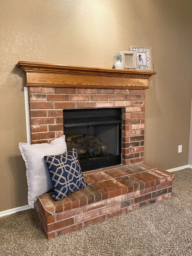 Building Photo - Great Family Home in the Heatherwood Addit...