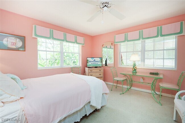 Building Photo - 361 1st Ave N