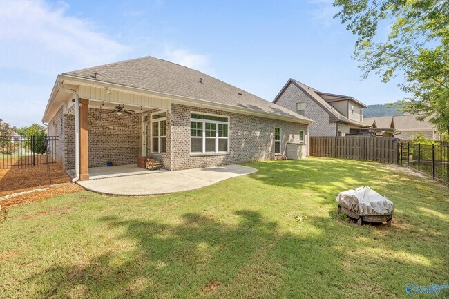 Building Photo - 26 Cobbs Cove Way SE
