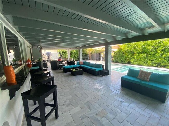 Building Photo - 7010 SW 144th Pl