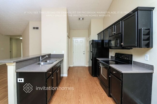 Building Photo - 305 Cole Creek Dr