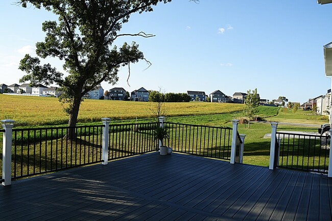 Building Photo - 1566 Edgebrook Ln