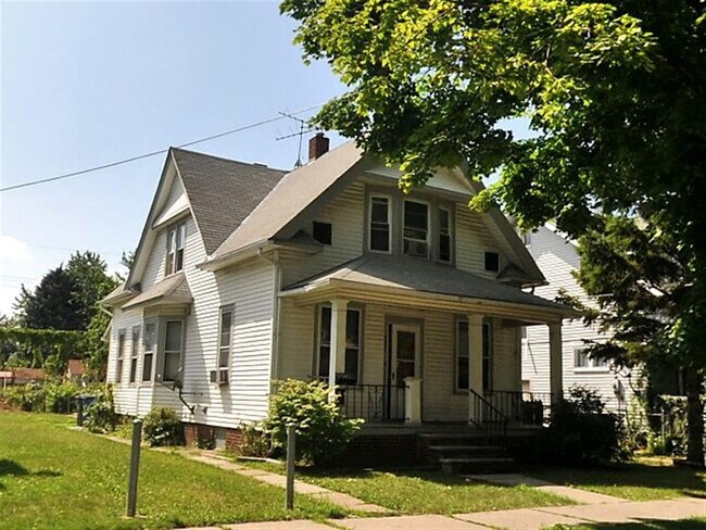 Primary Photo - 2807 Chestnut St