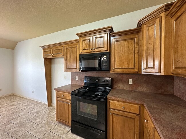 Building Photo - Beautiful 4 Bed / 2 Bath Home in Fort Smith