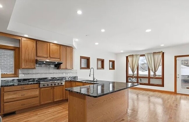 Building Photo - 5662 W Berenice Ave