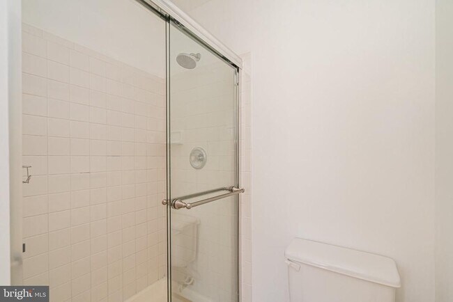 Building Photo - 2507 James Maury Dr