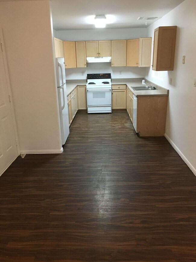 Building Photo - 9751 E Magma Dr
