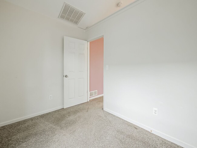 Building Photo - COMING SOON! Lake Living at Its Finest in Keego Harbor!