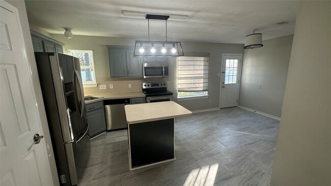 Building Photo - 16372 Ryan Guinn Way