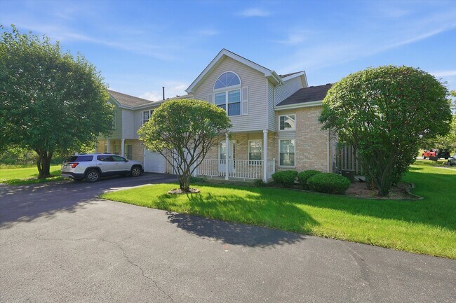 Building Photo - 16051 Laurel Dr