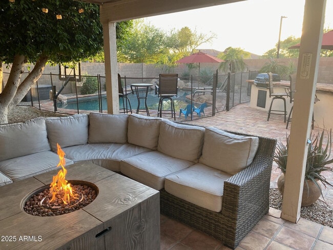 Building Photo - 3798 E Encinas Ave