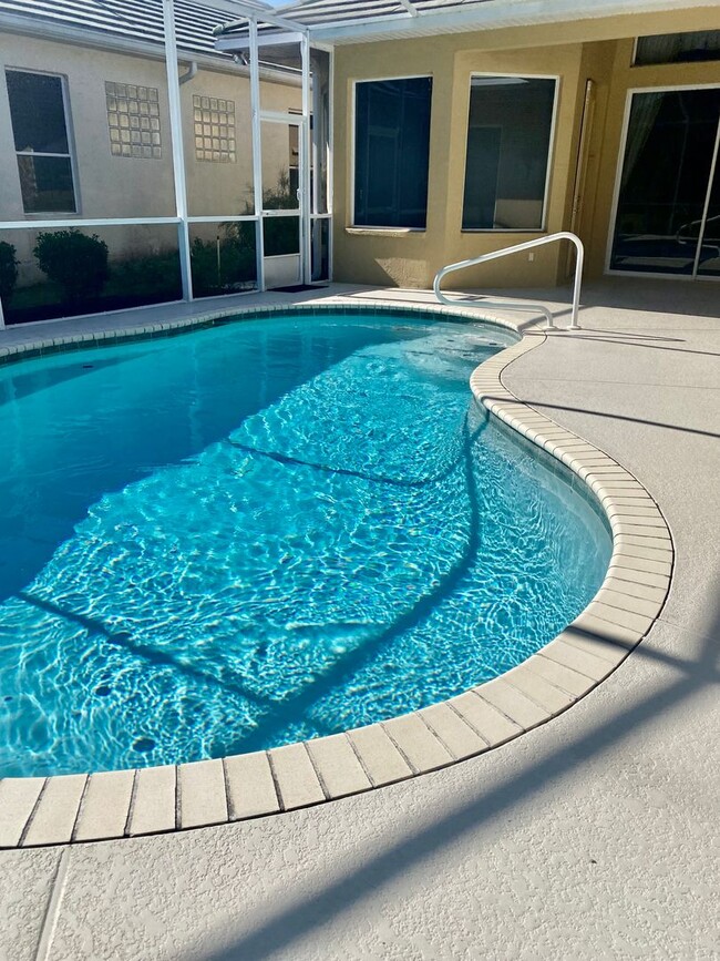 Building Photo - Pool Home Glen Lakes 2-3 Bedroom 2 Bath  2...