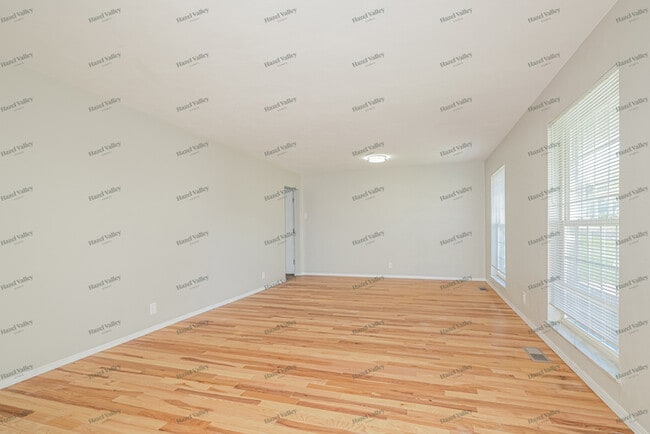 Building Photo - 3152 Rex Ave