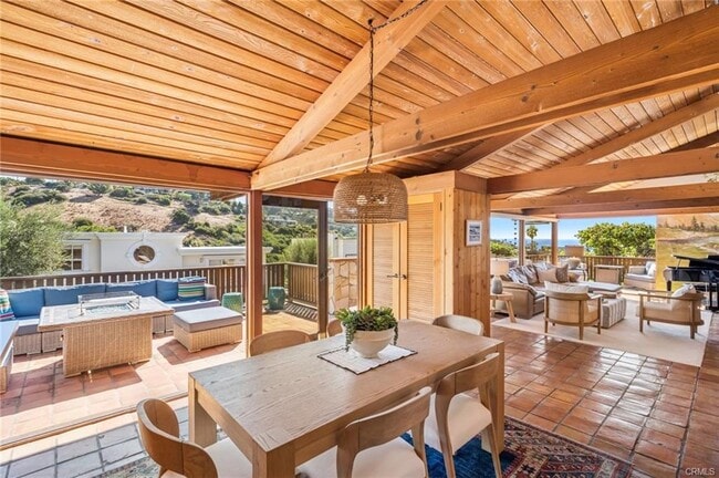 Building Photo - 1346 Cerritos Dr