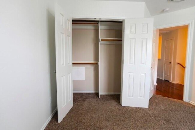 Building Photo - 14413 Rosehedge Ct