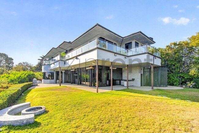 Building Photo - Unit