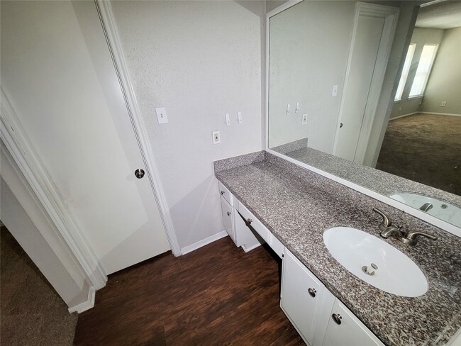 Building Photo - 18402 Tall Cypress Dr